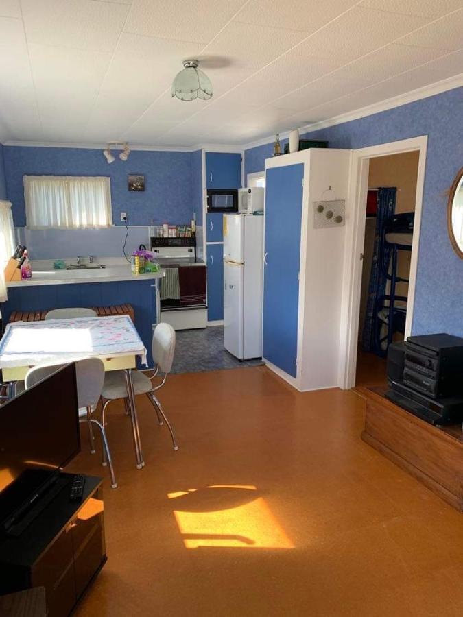 Urenui Beach Bach Екстериор снимка